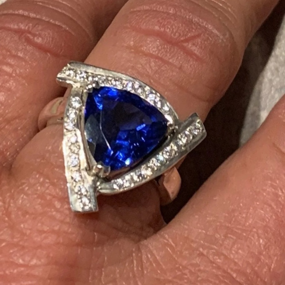 Genuine tanzanite ring